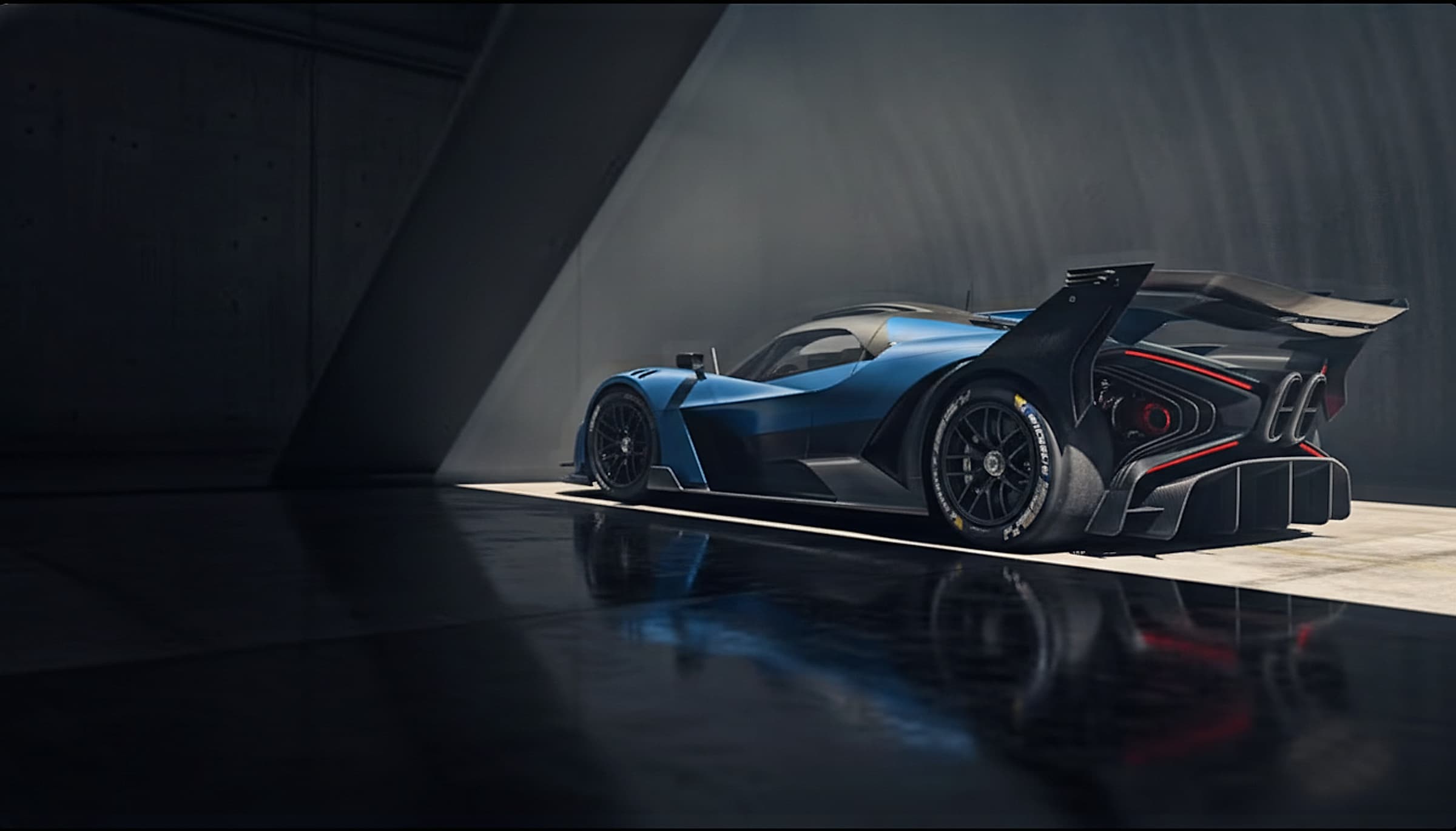 Bugatti Bolide — Track-only mid-engine W16 hypercar hero photograph