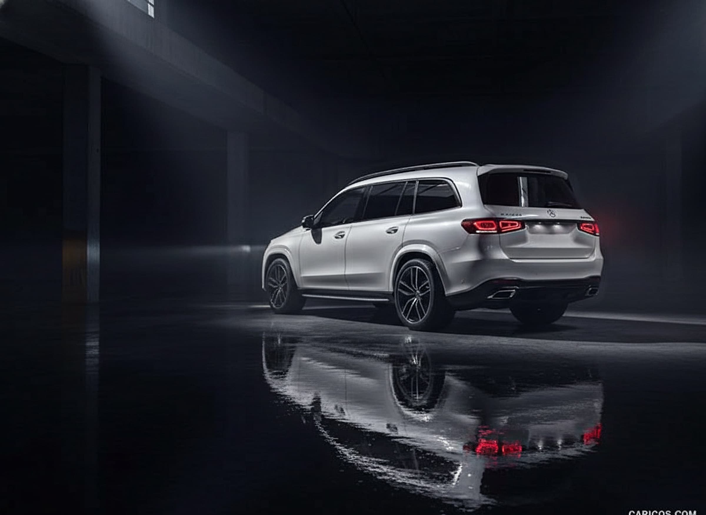 Mercedes-Benz GLS — Full-size 7-seat SUV hero photograph