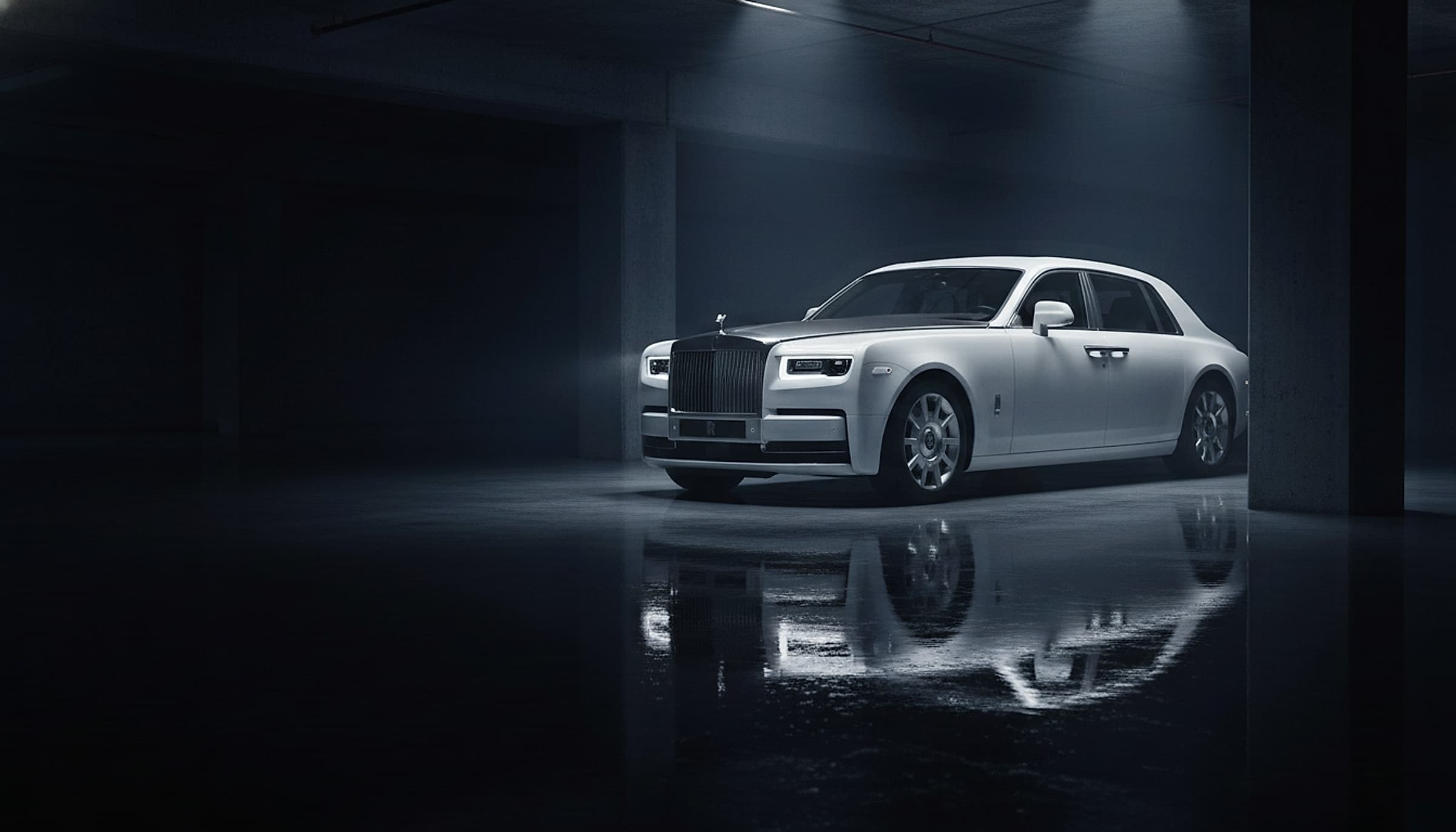 Rolls-Royce Phantom — Front-engine V12 saloon (flagship) hero photograph