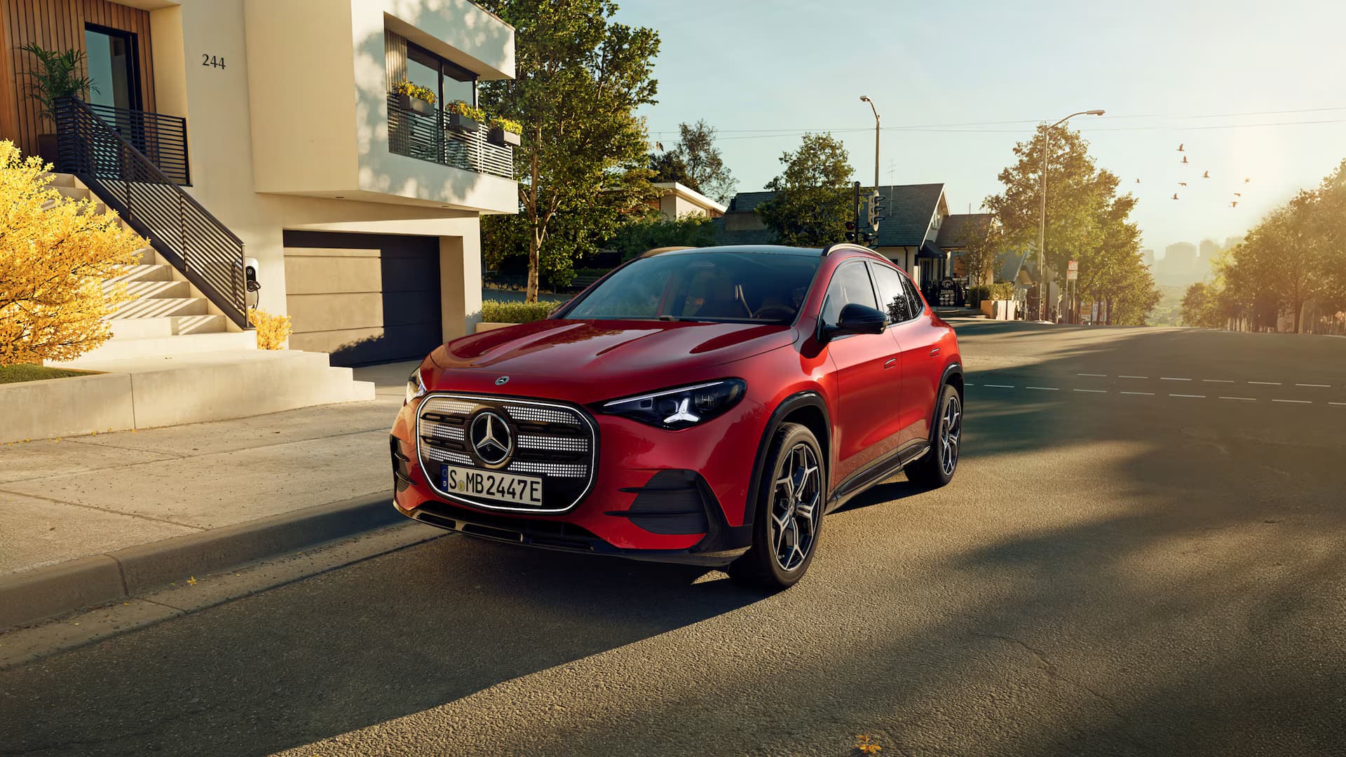 Mercedes-Benz reveals the third-generation GLA: three electric trims up to 657 km WLTP, plus a new M 252 1.5T mild-hybrid ICE for 2027