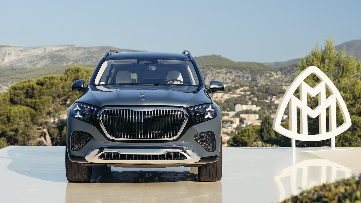 2027 Mercedes-Maybach GLS 680: 603 hp V8, illuminated grille, self-righting wheels