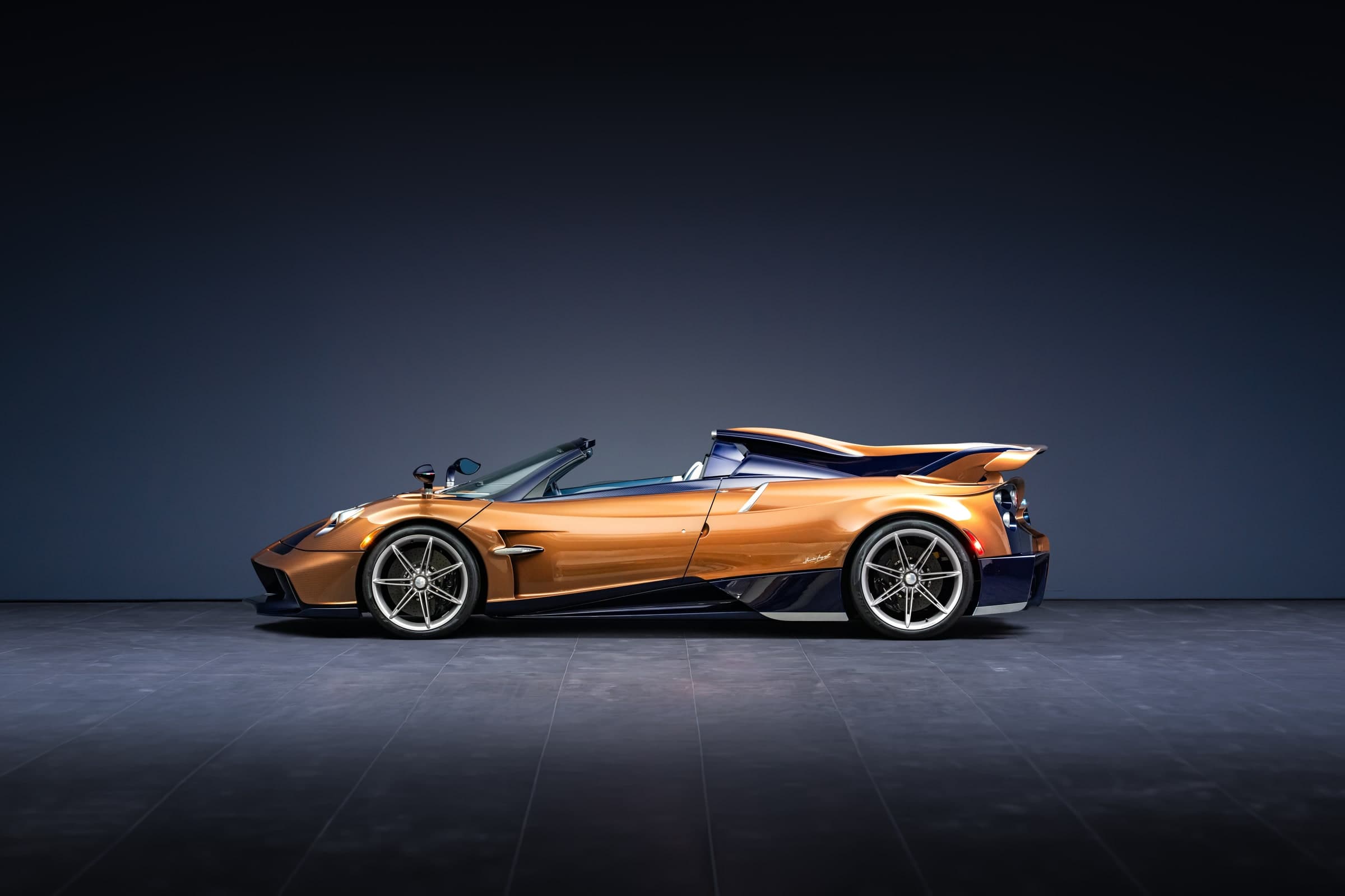 Pagani Huayra 70 Derecho: Horacio's second birthday present, and it's a 7-speed manual V12