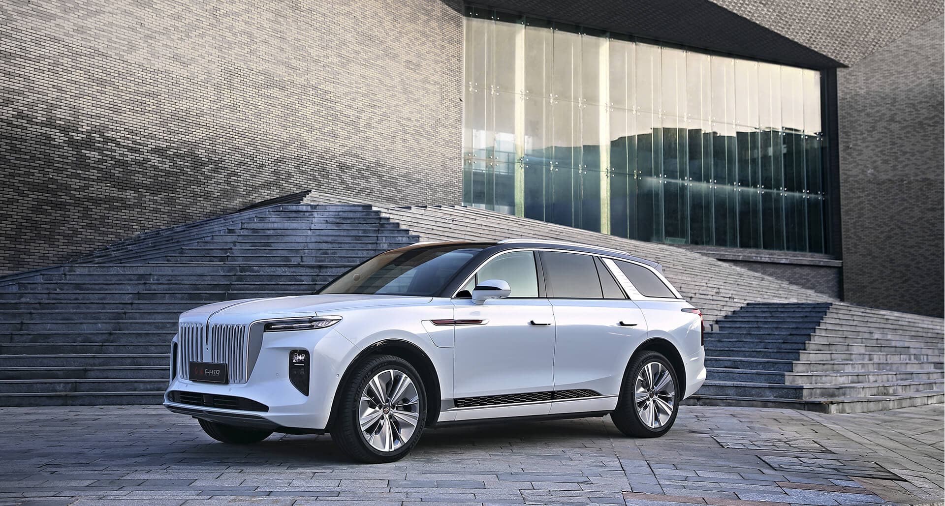 Hongqi E-HS9 — Full-size luxury electric SUV hero photograph